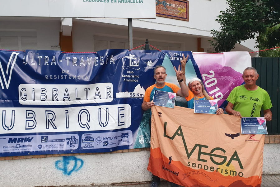 Tres deportistas de La Vega finalizan la travesía de resistencia de Ubrique