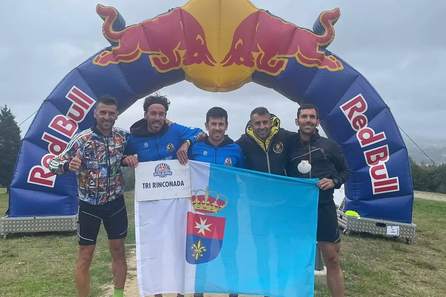 Honores para el Tri Rinconada en el Red Bull Buen Camino