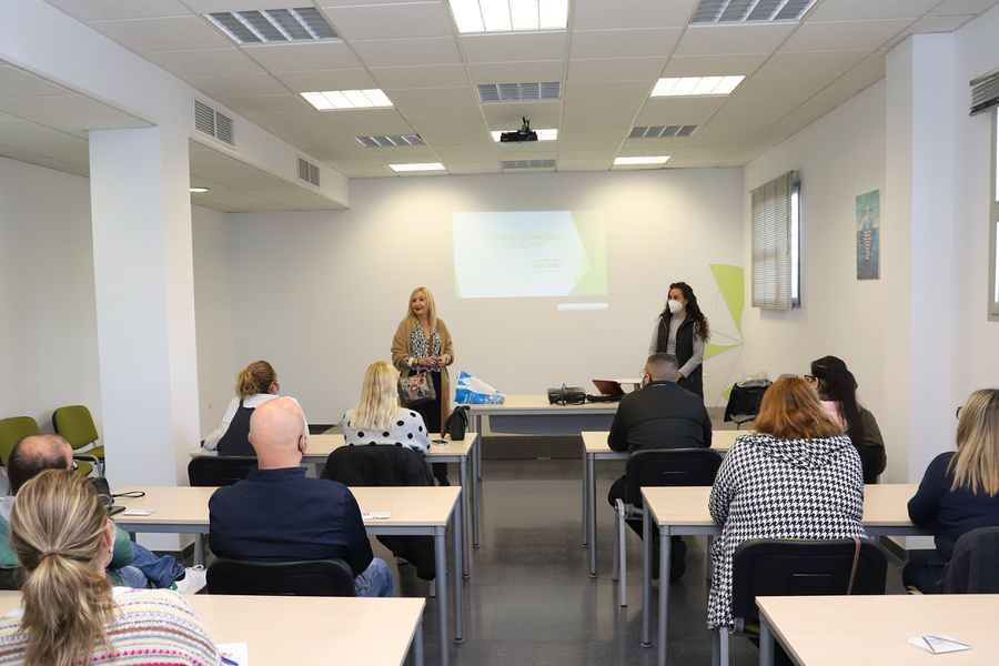 Salud realiza un curso de celiaquía y gluten para los hosteleros rinconeros