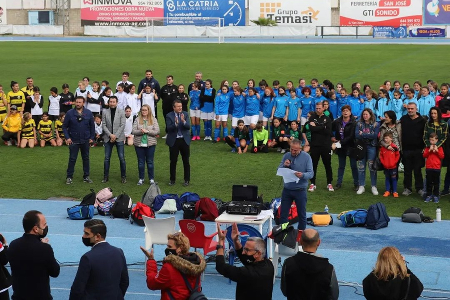 600 féminas toman parte en el I Torneo Antonio Porras