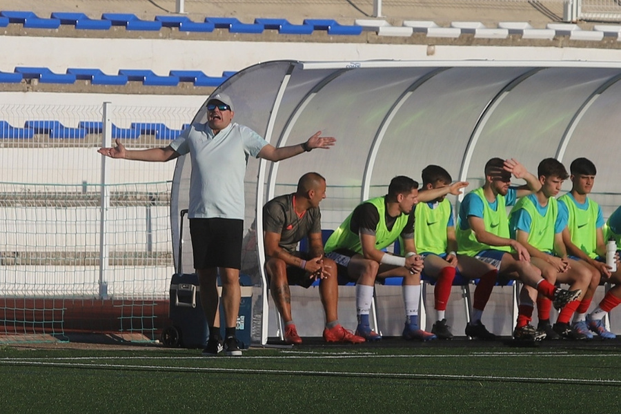 Lara no seguirá como entrenador del Rinconada