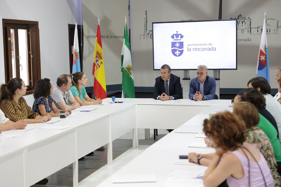 El Ayuntamiento entrega 16 subvenciones a las AMPAS de La Rinconada