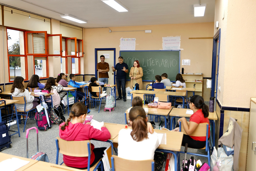 El CEIP Guadalquivir acoge un taller de escritura creativa del escritor local Alberto Gella