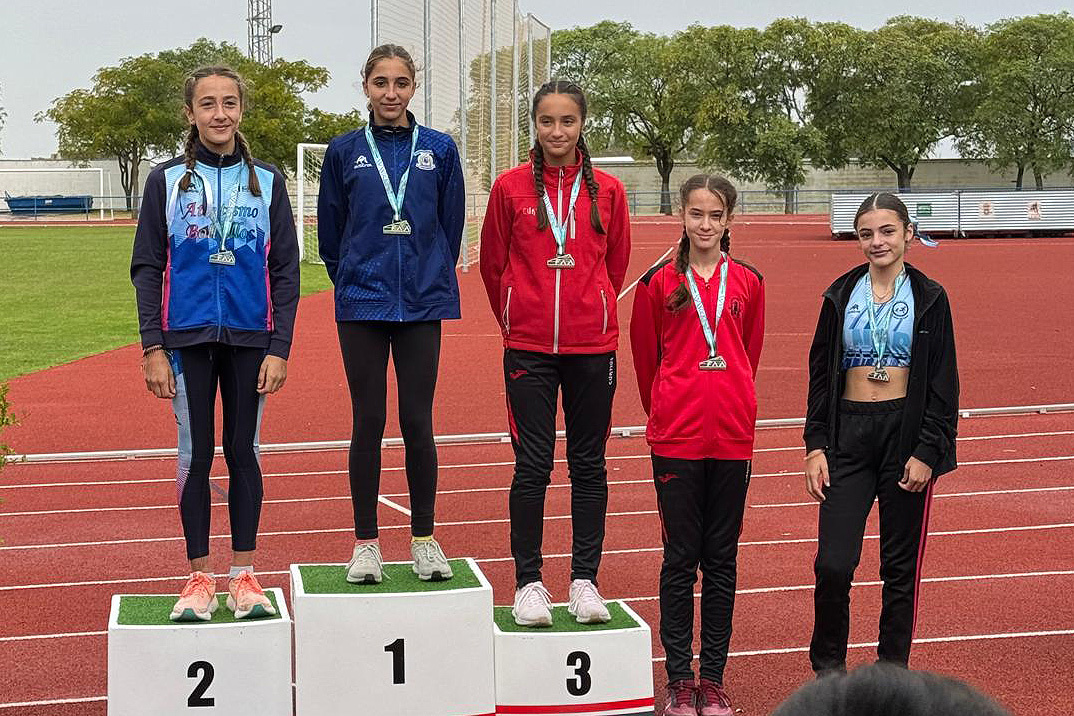 Cuatro medallas para el atletismo rinconero en el Andaluz