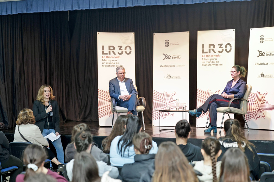 La politóloga Ana Salazar abre el nuevo curso de La Rinconada 20/30 en un encuentro con alumnado del Mañara