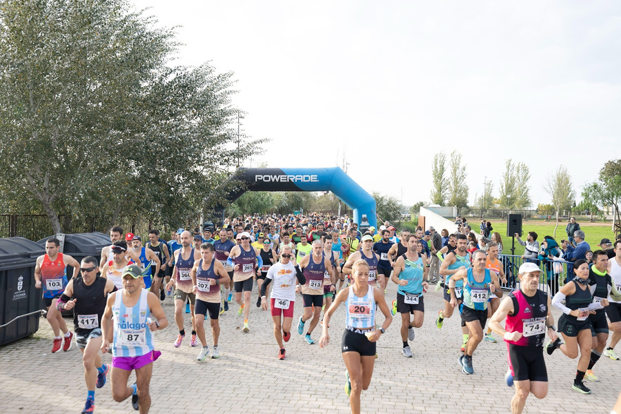 La VI Media Maratón Entreparques completa la apuesta por el atletismo de La Rinconada