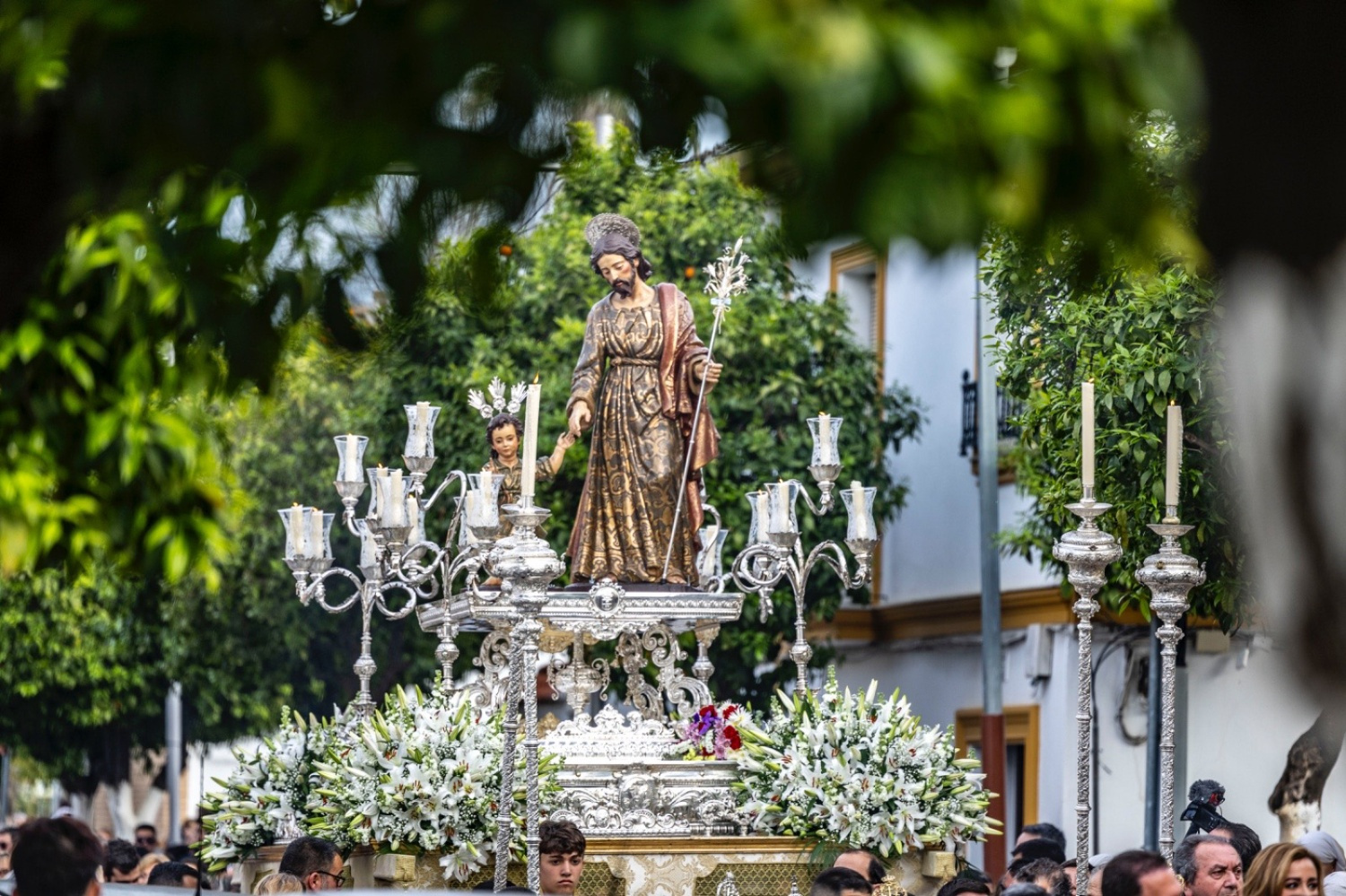 Las nubes hacen un paréntesis para dejar procesionar a San José